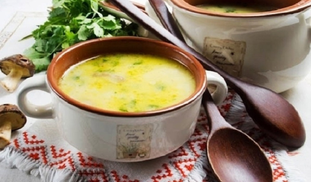 Сырный суп с маслятами и курицей